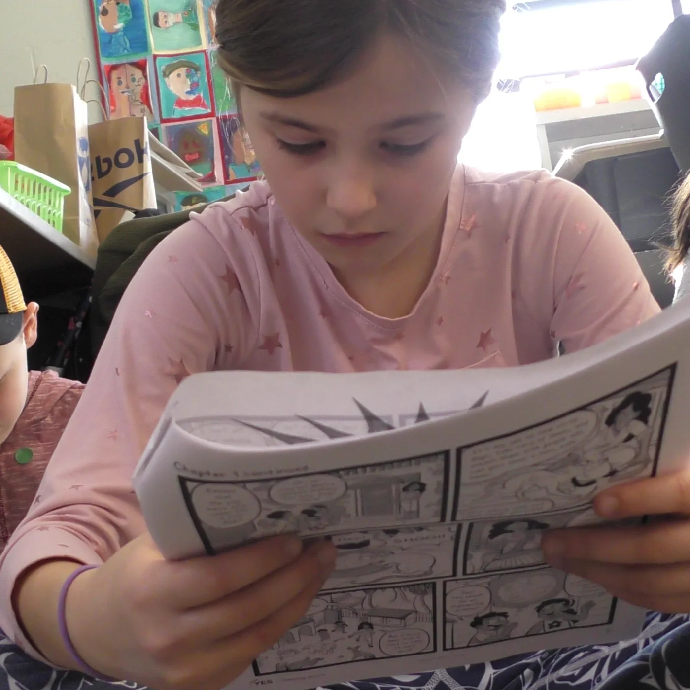 Reading comic
